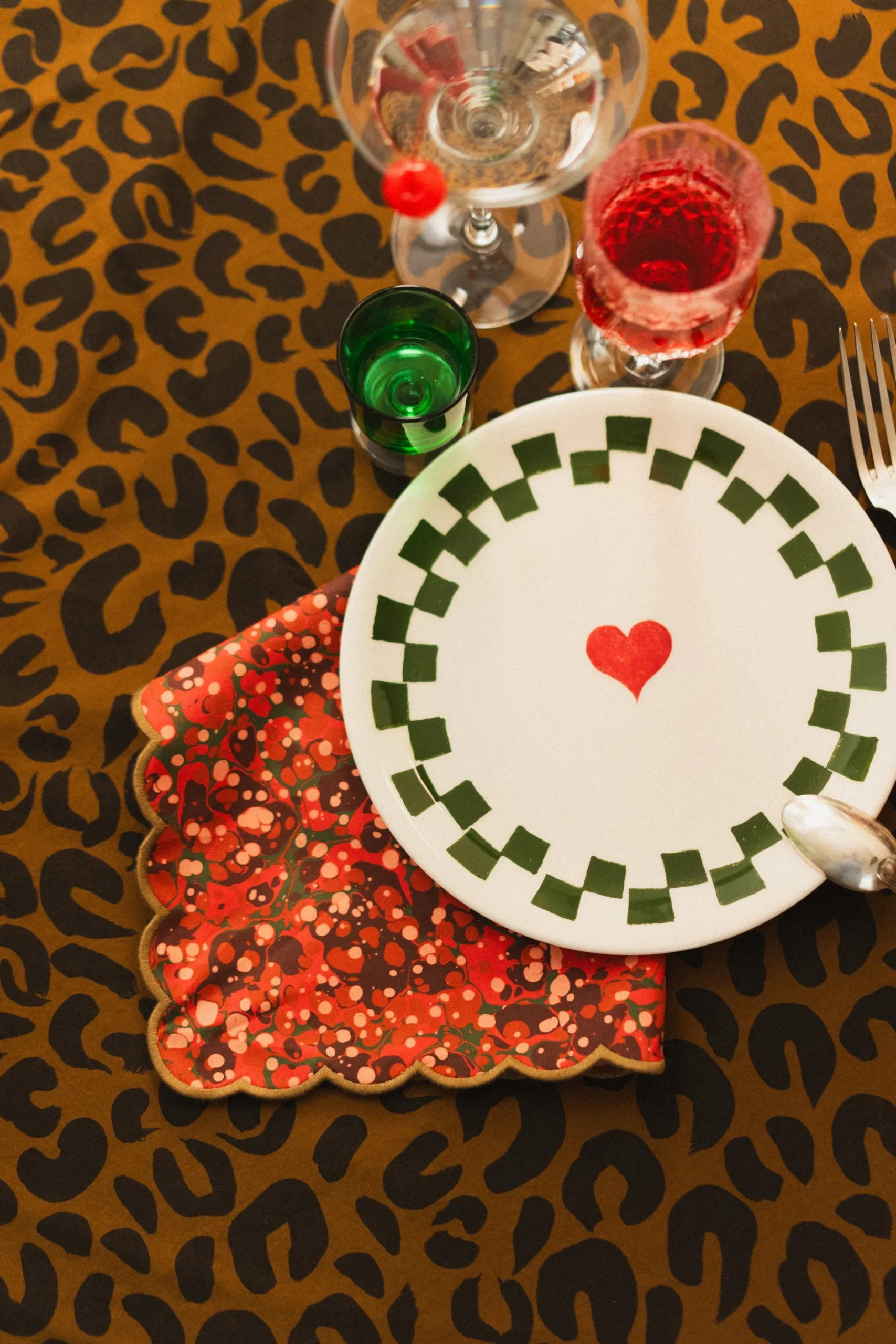 LOT DE 2 ASSIETTES ELIZA CHESS