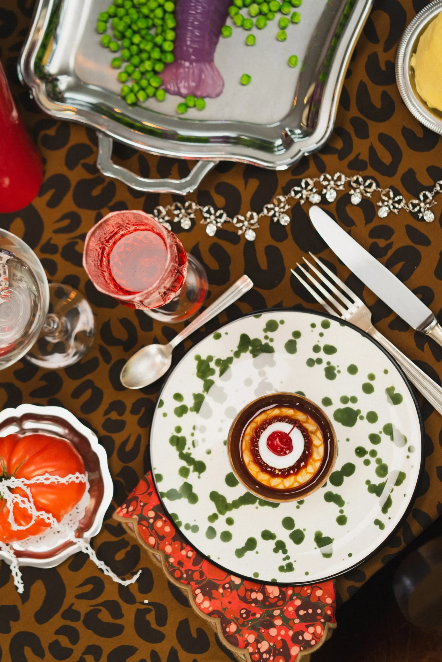 LOT DE 2 ASSIETTES ELIZA DOTS