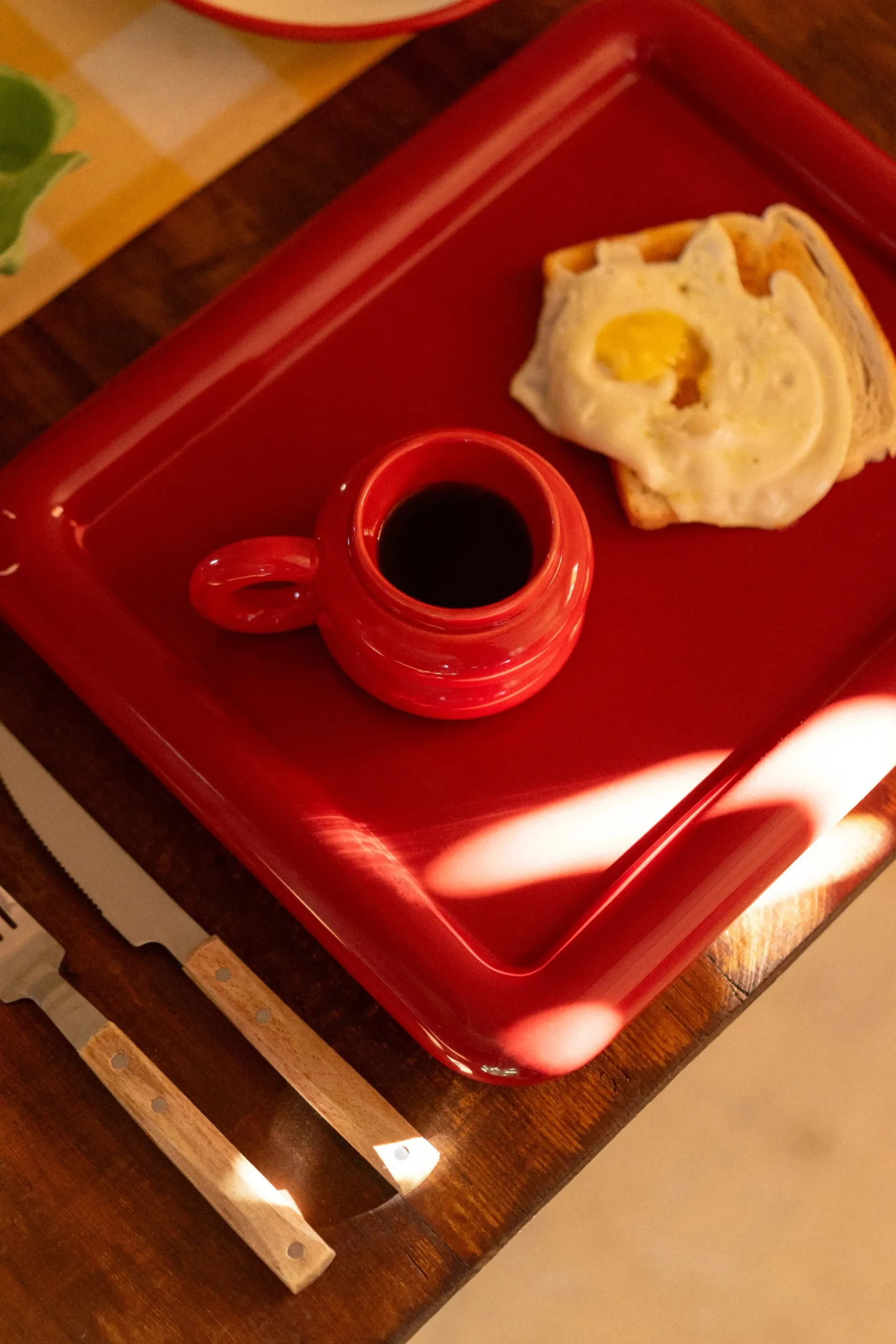 PLATEAU CARRE CONNOR ROUGE